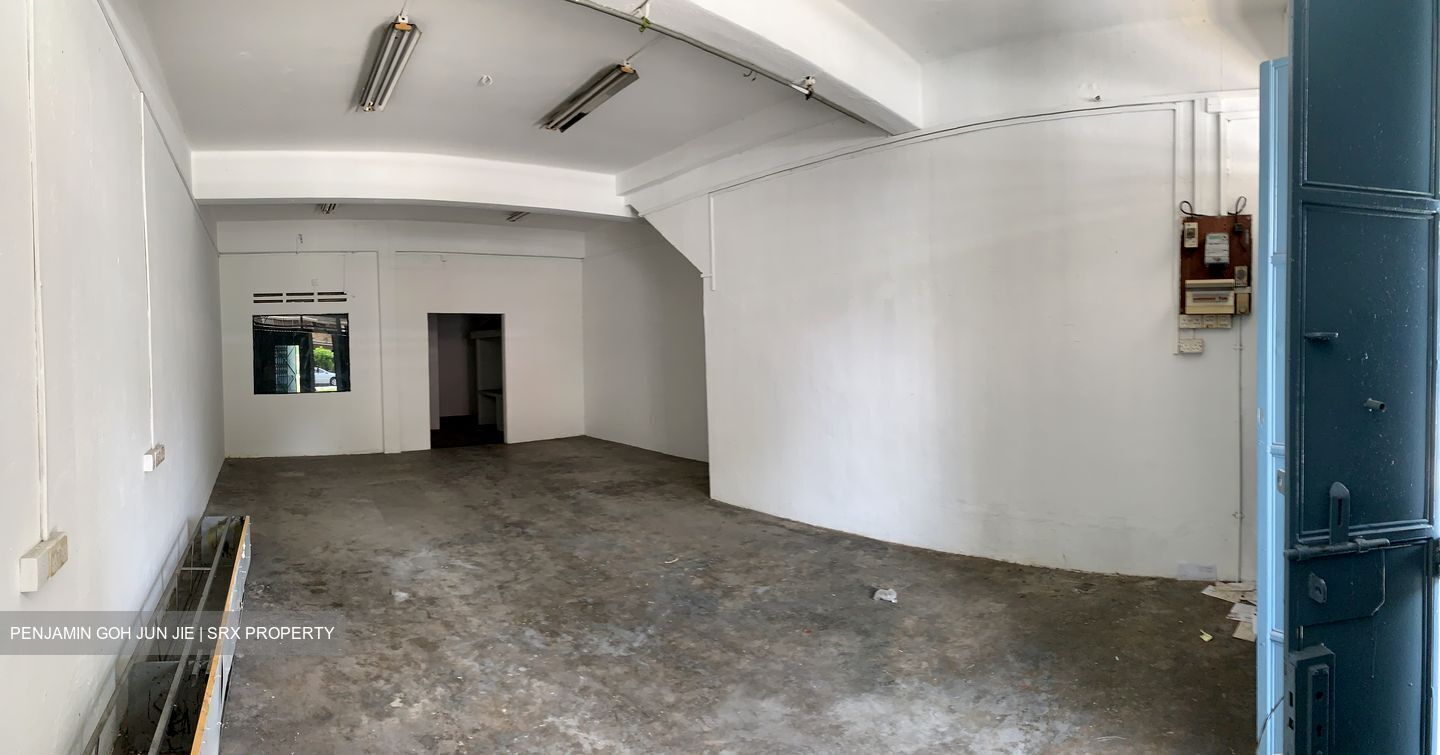Changi Road (D14), Shop House #483658821
